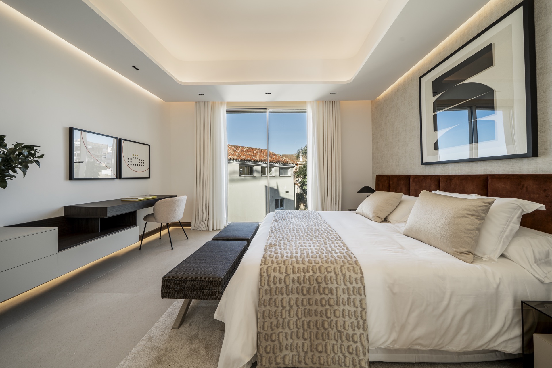 Coastal Sovereign Estate: Pinnacle Mediterranean Living - Foto 2