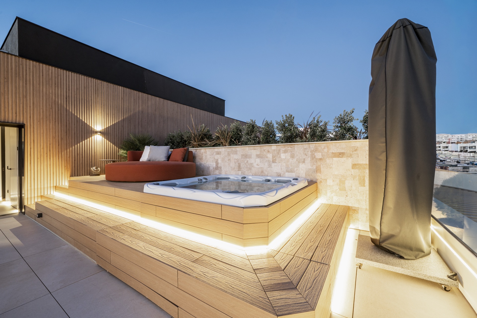 Coastal Sovereign Estate: Pinnacle Mediterranean Living - Foto 6