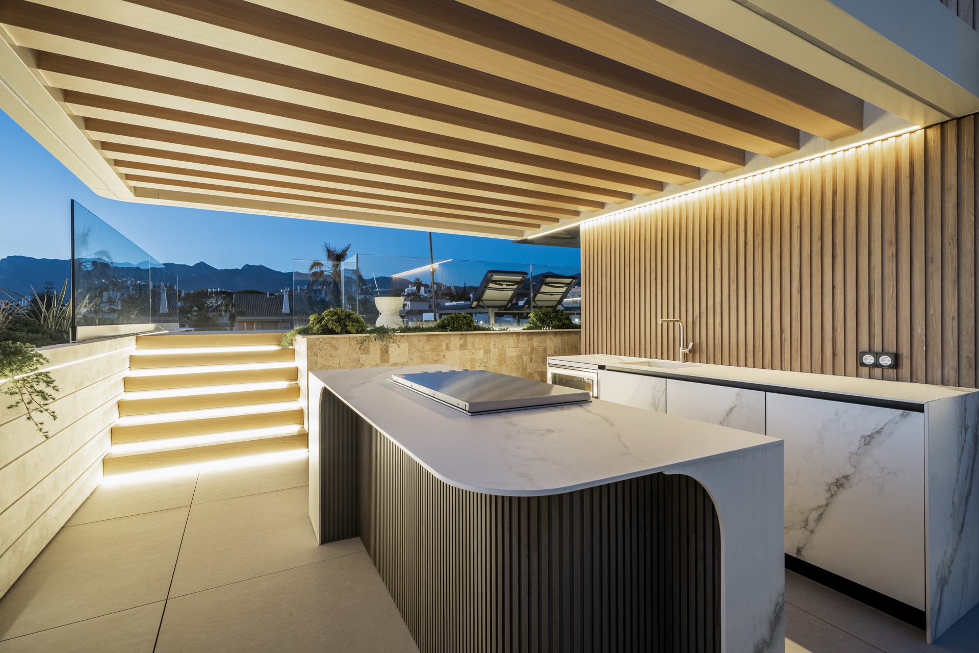 Coastal Sovereign Estate: Pinnacle Mediterranean Living - Foto 9