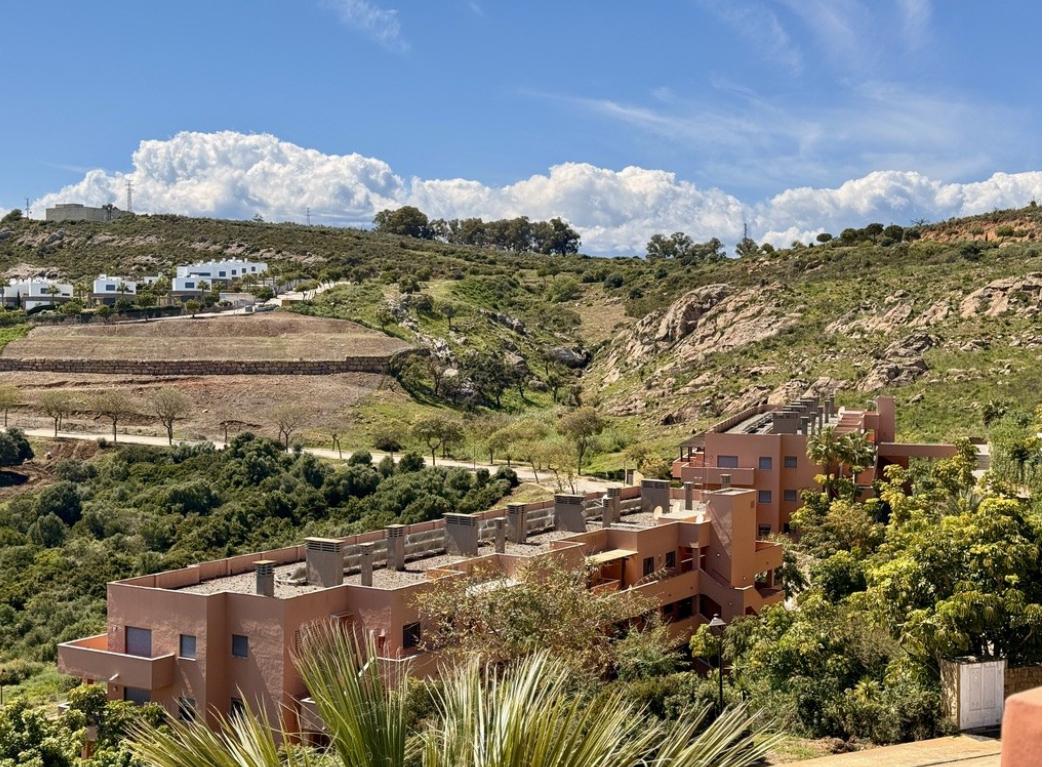 Symphony of Design and Horizon: A Curated Coastal Residence - Фото 7