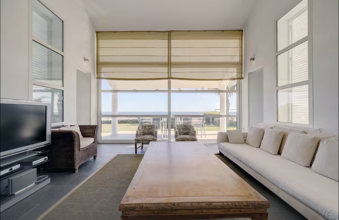 Manilva Masterpiece: An Exceptional Modern Villa with Panoramic Sea Views - Foto 12