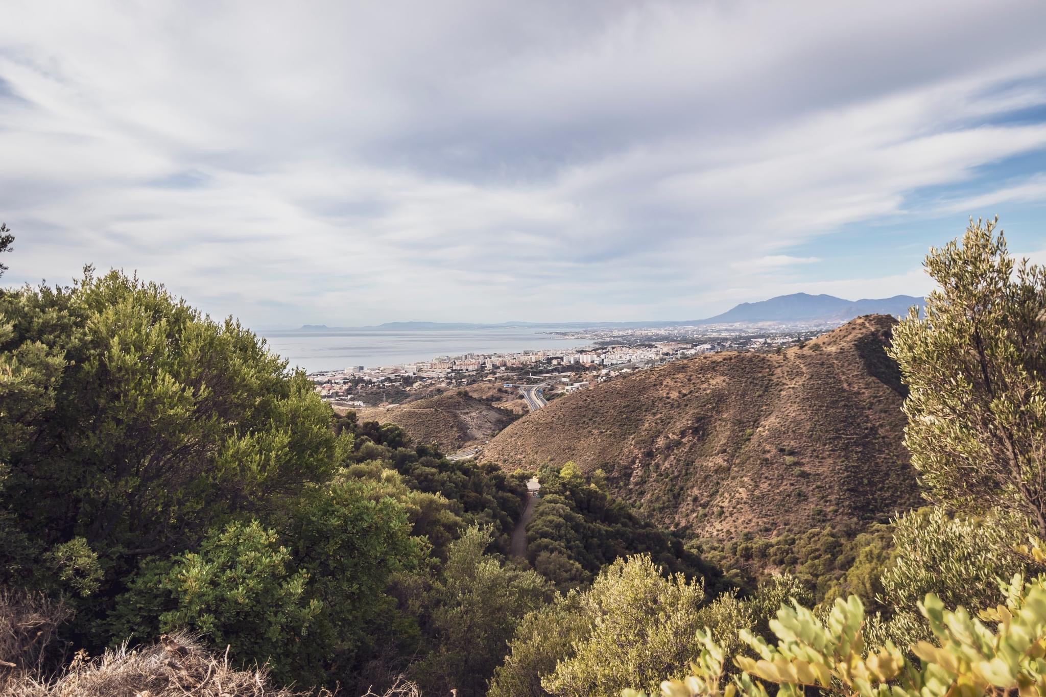 Unbelievable Sea Views! Inside a Modern 5-Bed Luxury Mansion in Marbella - Photo 3