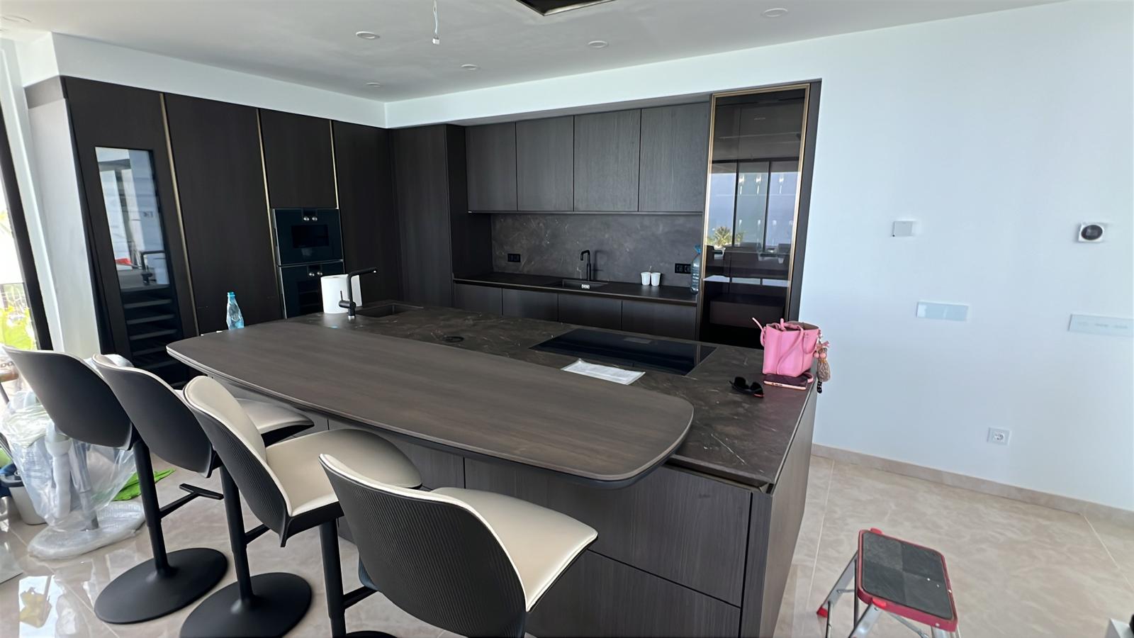 Ultimate Ocean View Mansion! Modern 6-Bed Luxury Villa in La Alcaidesa - Photo 8