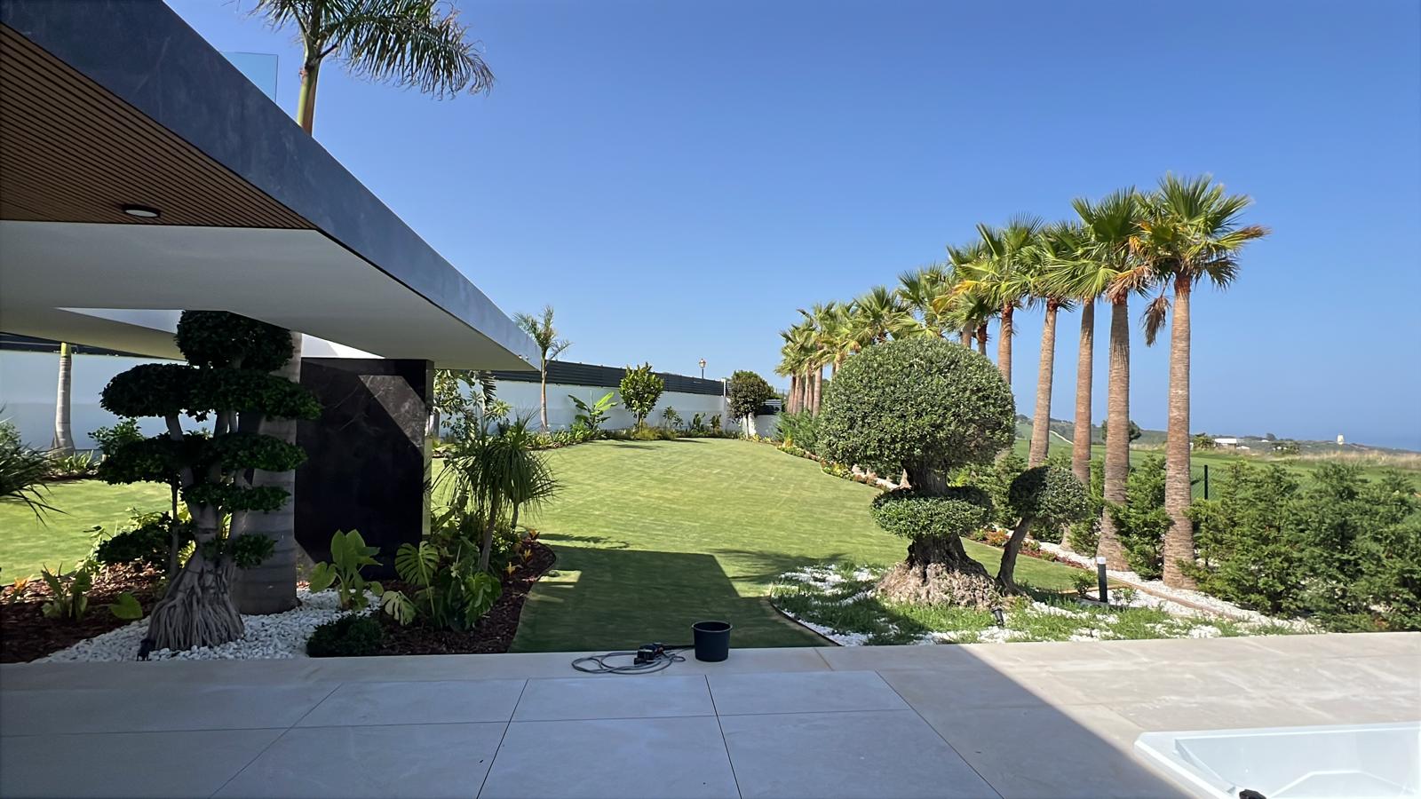 Ultimate Ocean View Mansion! Modern 6-Bed Luxury Villa in La Alcaidesa - Photo 10