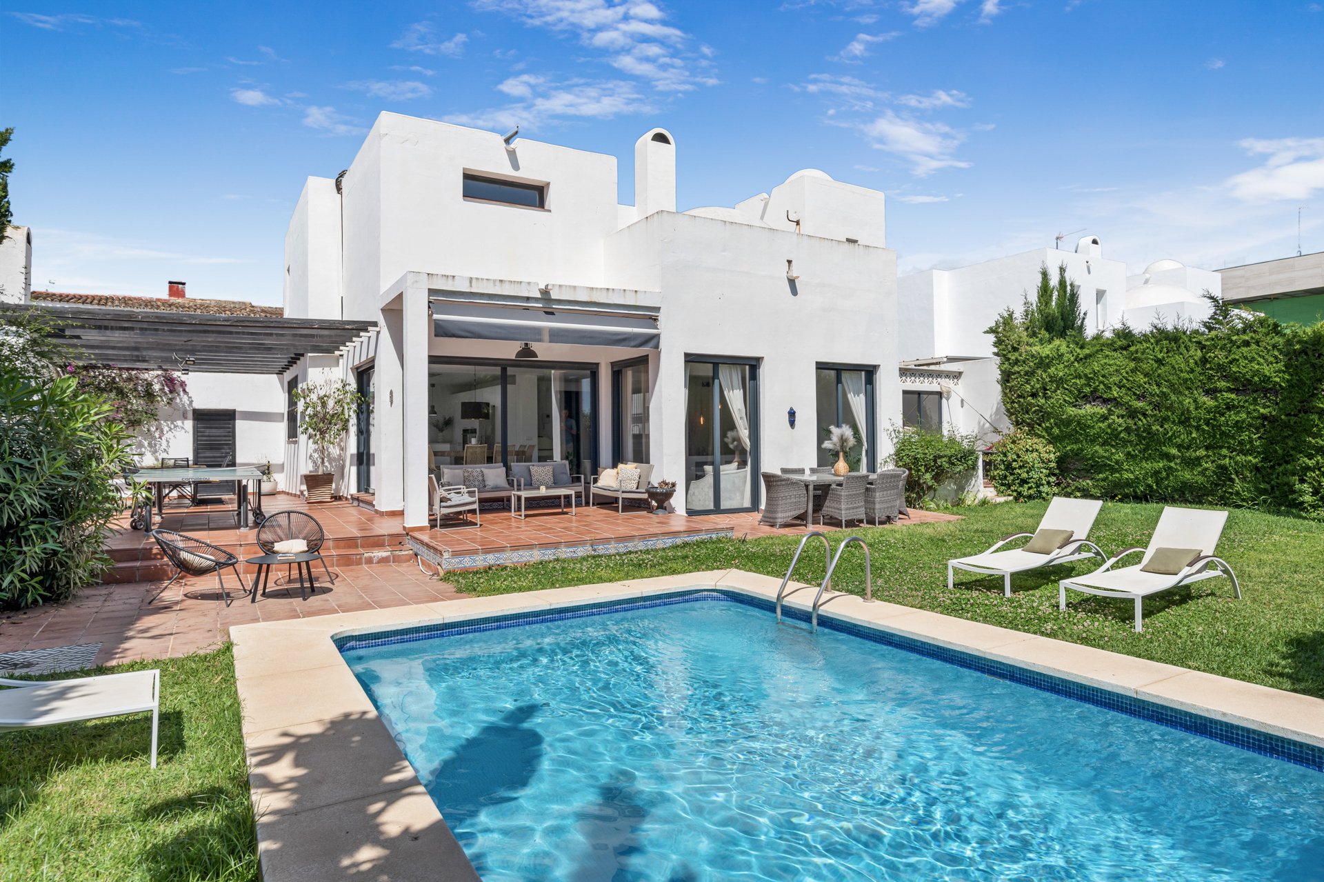 Step Inside This Stunning 6-Bed Luxury Villa in Nueva Andalucía - Photo 9