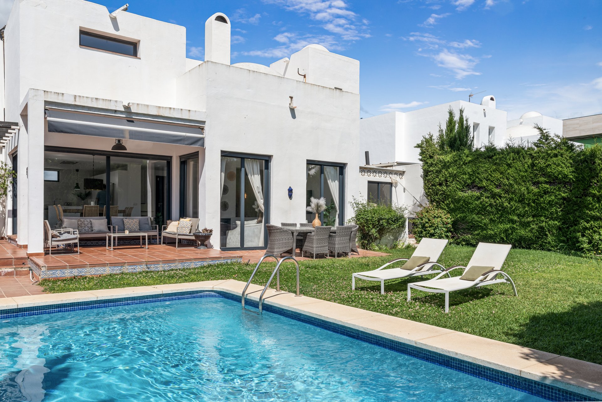 Step Inside This Stunning 6-Bed Luxury Villa in Nueva Andalucía - Photo 10