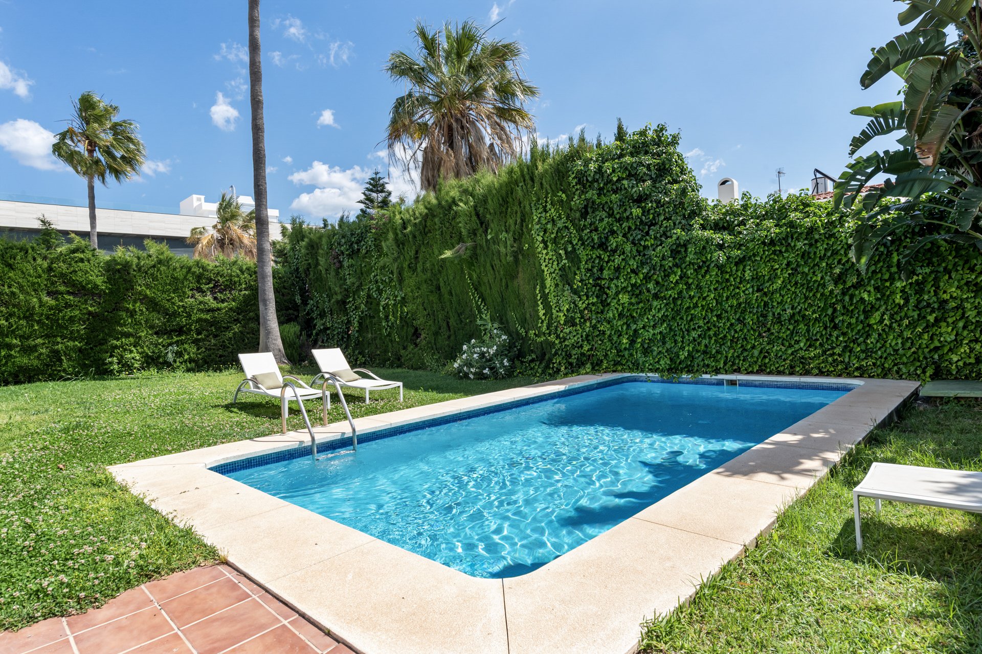 Step Inside This Stunning 6-Bed Luxury Villa in Nueva Andalucía - Photo 11