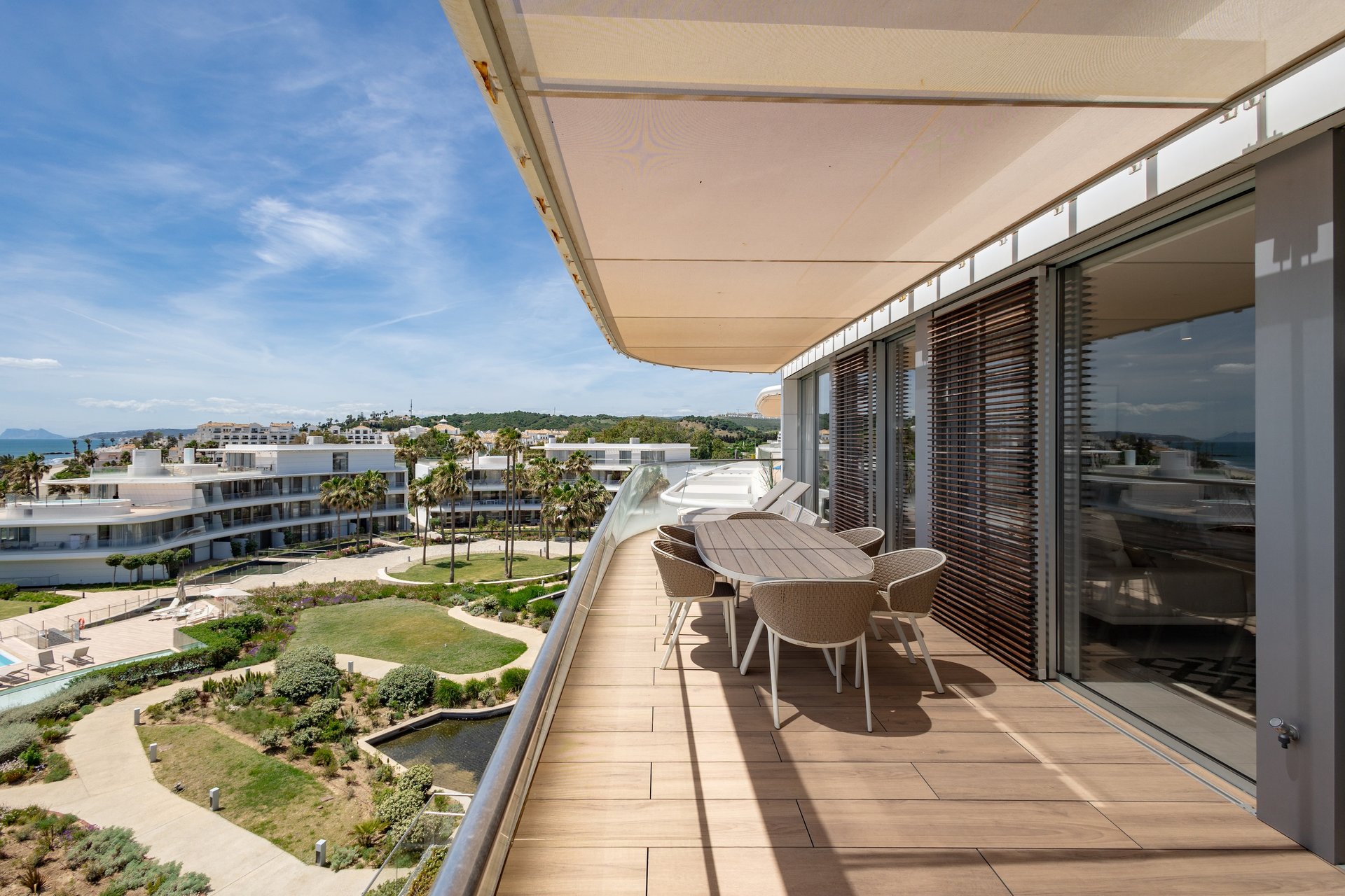 Step Right Onto the Sand! Frontline Beach Luxury Apartment in Estepona - Photo 13