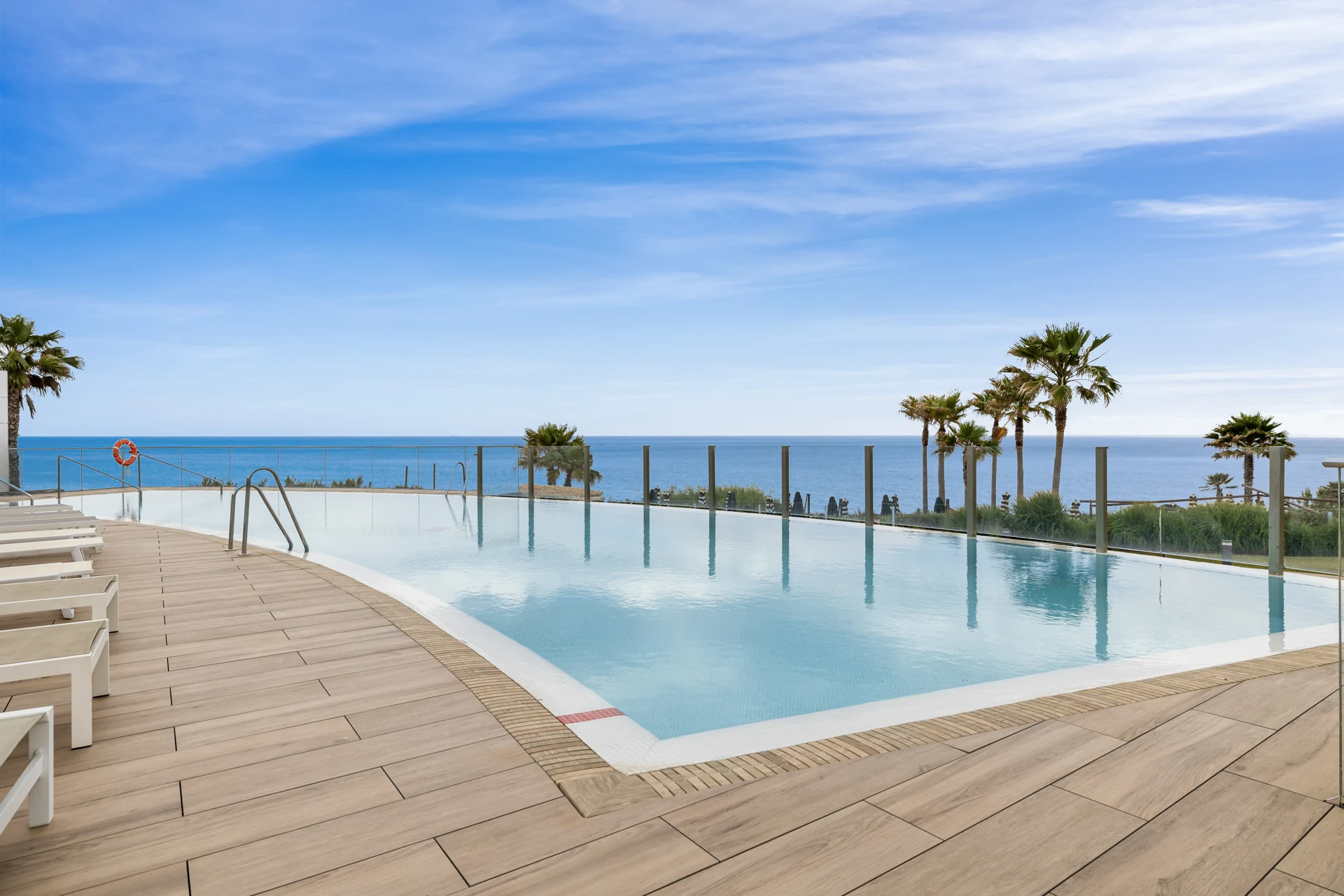 The Edge Beachfront Apartment - Photo 4