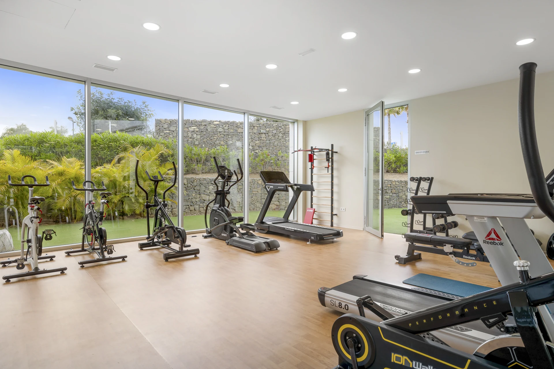The Edge Beachfront Apartment - Photo 8