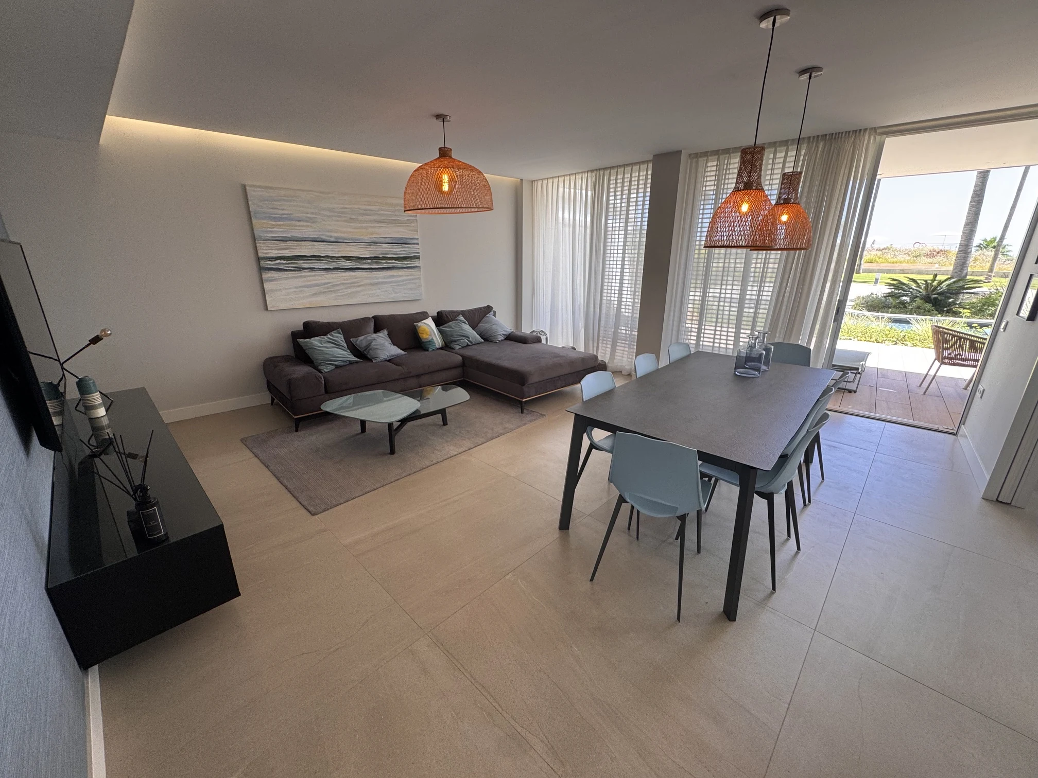 The Edge Beachfront Apartment - Photo 10