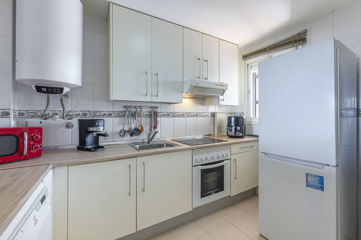 Luxury 3-Bed Apartment with Panoramic Sea & Golf Views in Casares - Photo 15