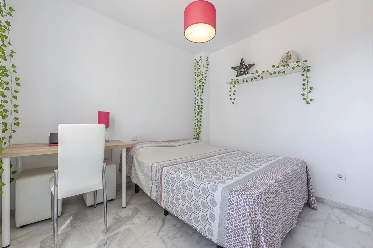 Luxury 3-Bed Apartment with Panoramic Sea & Golf Views in Casares - Photo 16