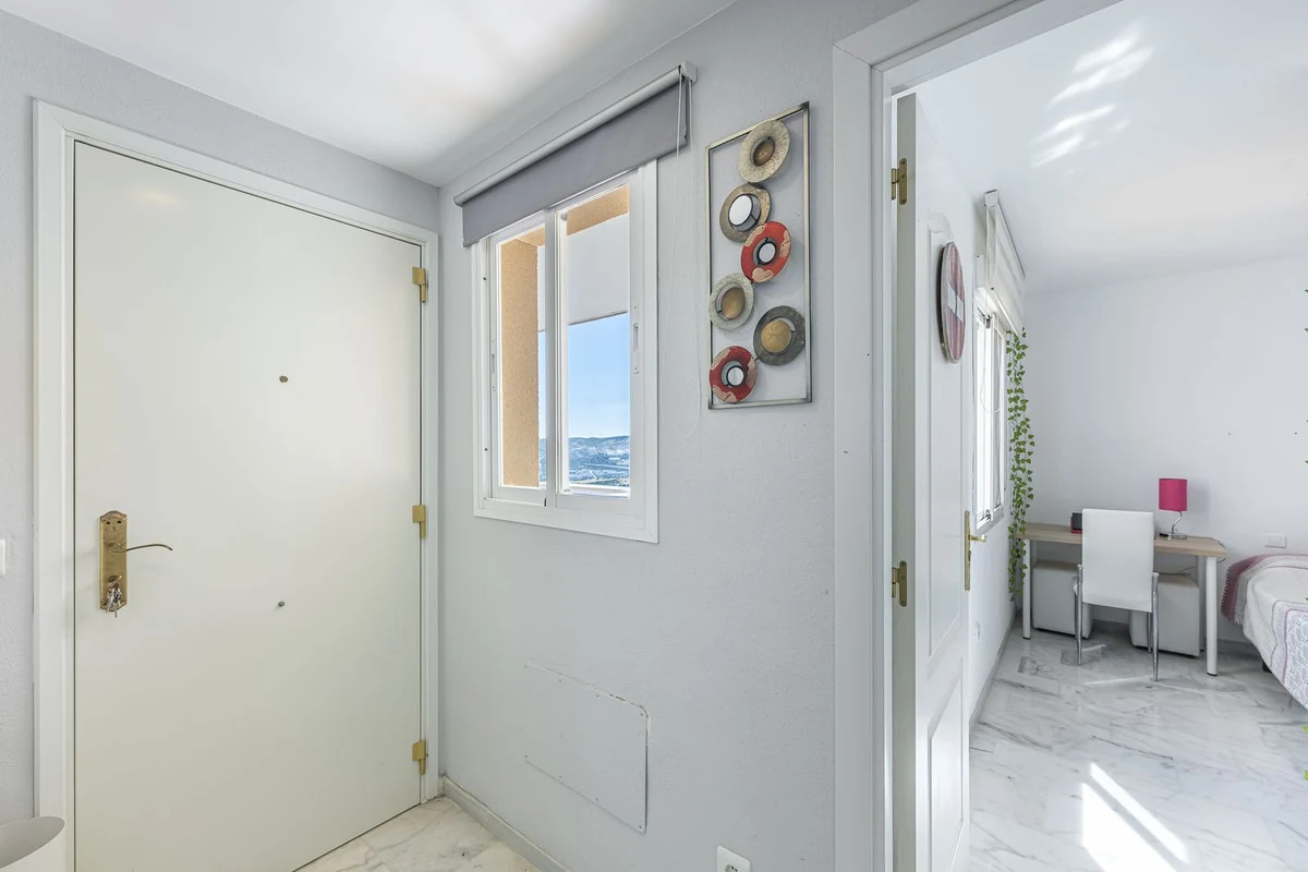 Luxury 3-Bed Apartment with Panoramic Sea & Golf Views in Casares - Photo 20
