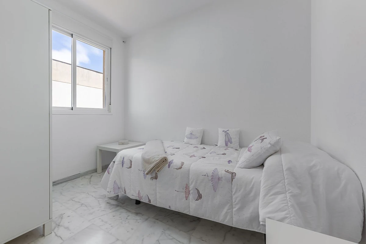 Luxury 3-Bed Apartment with Panoramic Sea & Golf Views in Casares - Photo 21