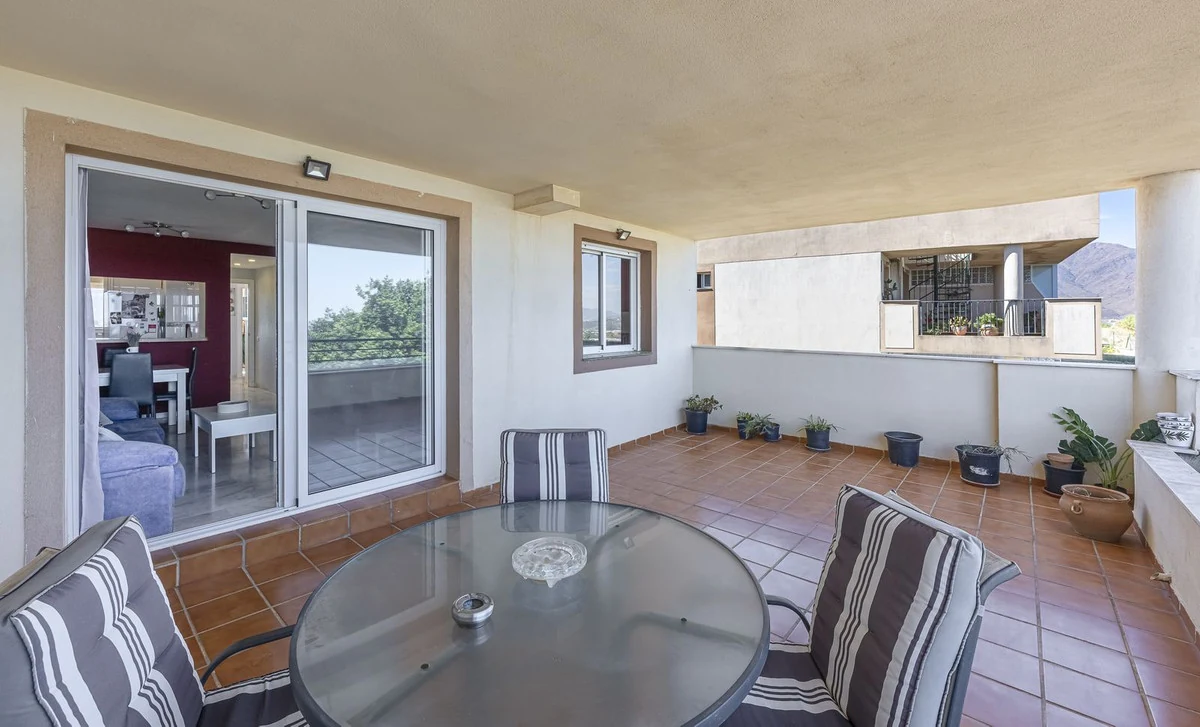 Luxury 3-Bed Apartment with Panoramic Sea & Golf Views in Casares - Photo 25