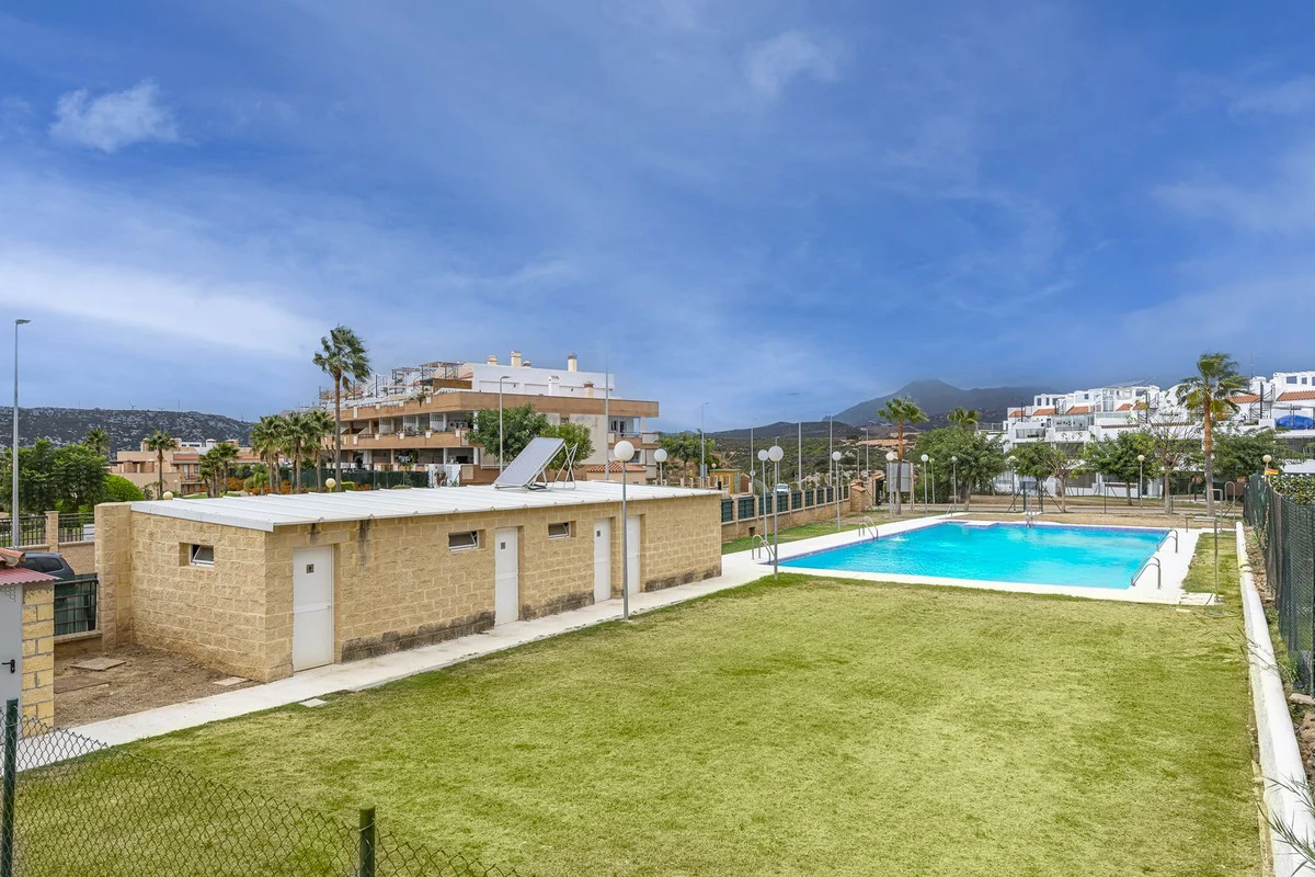 Luxury 3-Bed Apartment with Panoramic Sea & Golf Views in Casares - Photo 27