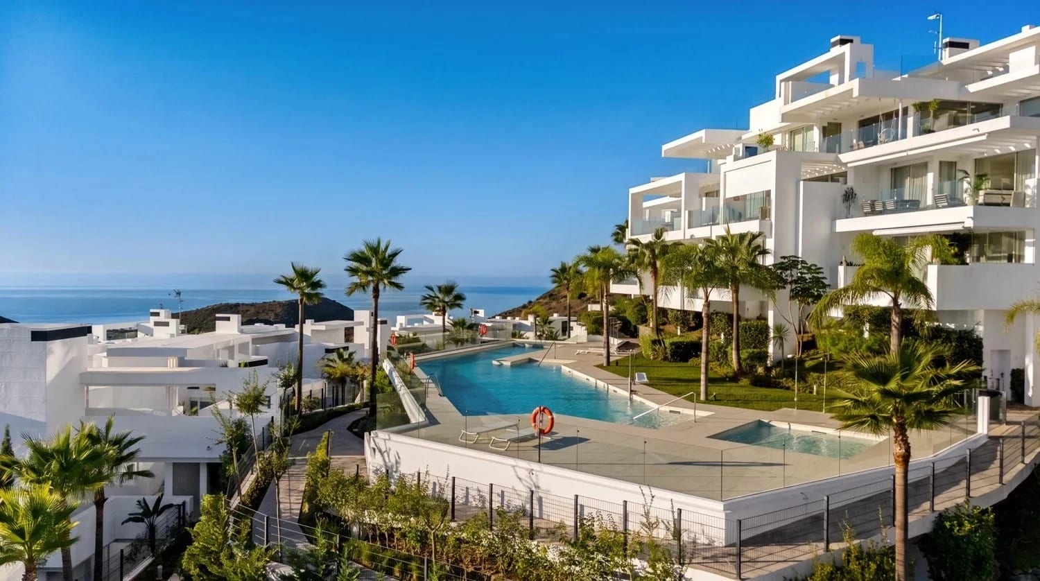 3-Bed Elevated Ground-Floor Apartment with Sea & Mountain Views in Palo Alto, Ojén - Photo 13