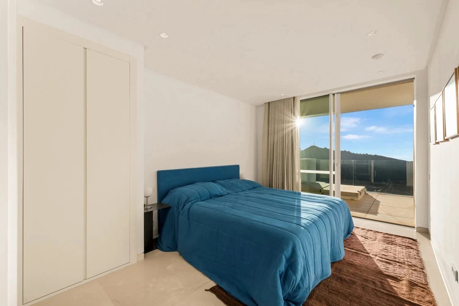 3-Bed Elevated Ground-Floor Apartment with Sea & Mountain Views in Palo Alto, Ojén - Photo 8