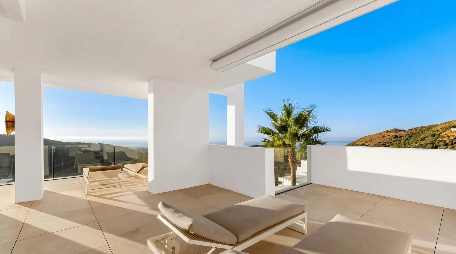 3-Bed Elevated Ground-Floor Apartment with Sea & Mountain Views in Palo Alto, Ojén - Photo 11